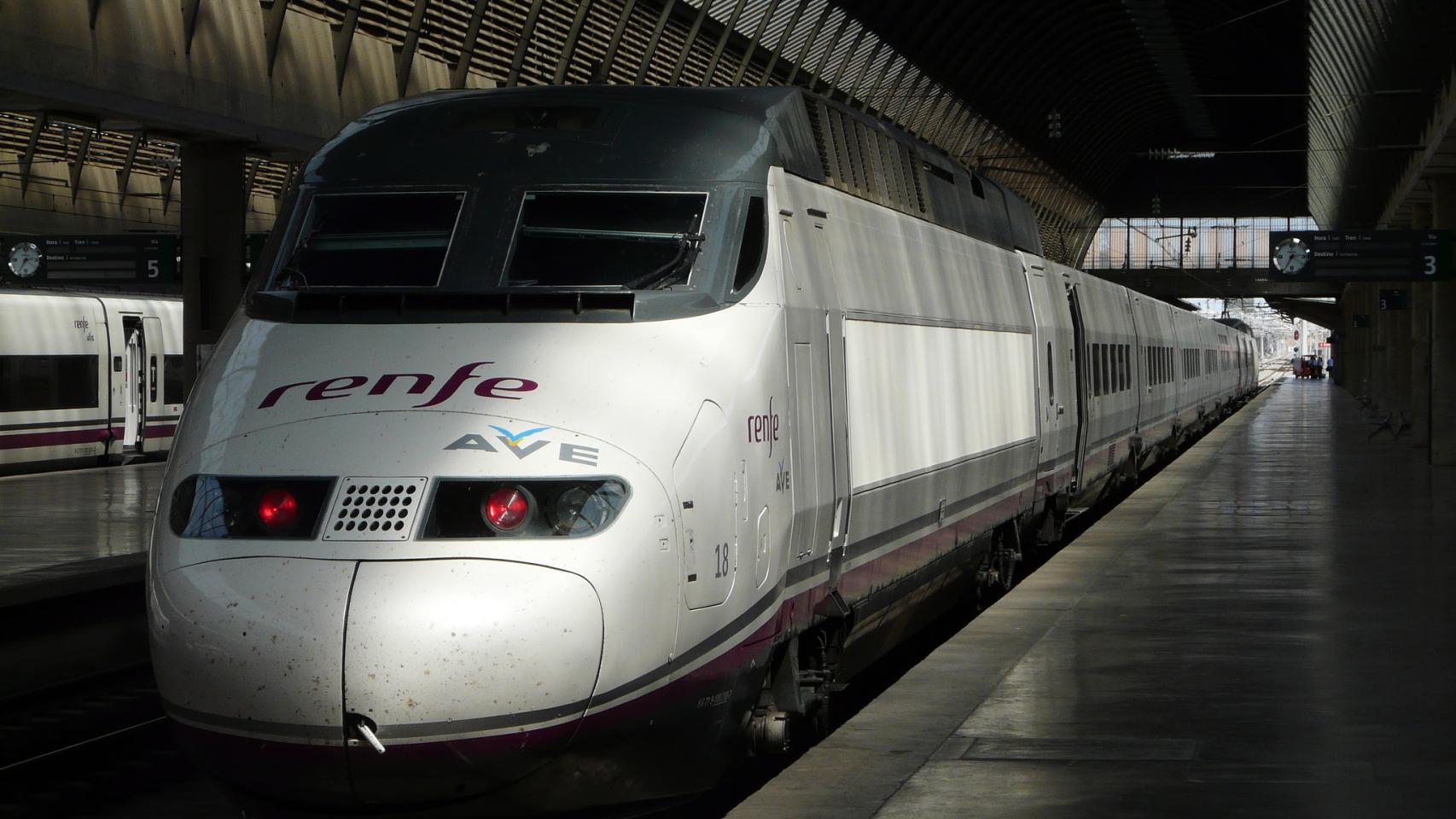 Tren de alta velocidad e Renfe.