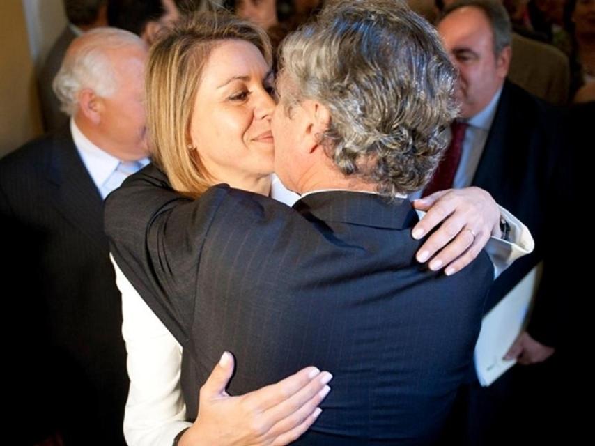 Cospedal y su marido están muy enamorados