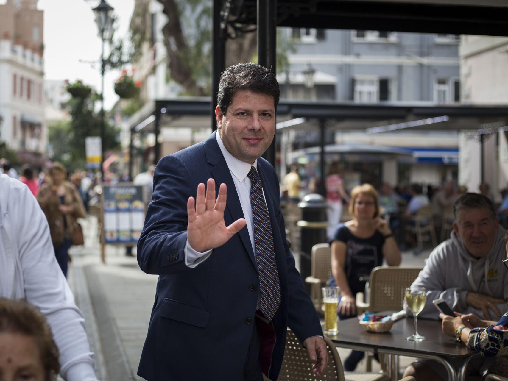 Fabian Picardo, ministro principal de Gibraltar, por Main Street.