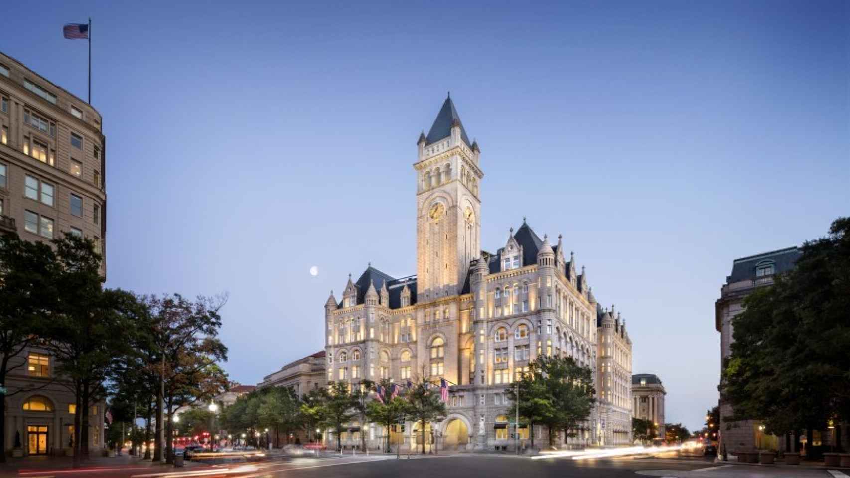 La fachada del nuevo hotel de Trump en Washington DC.
