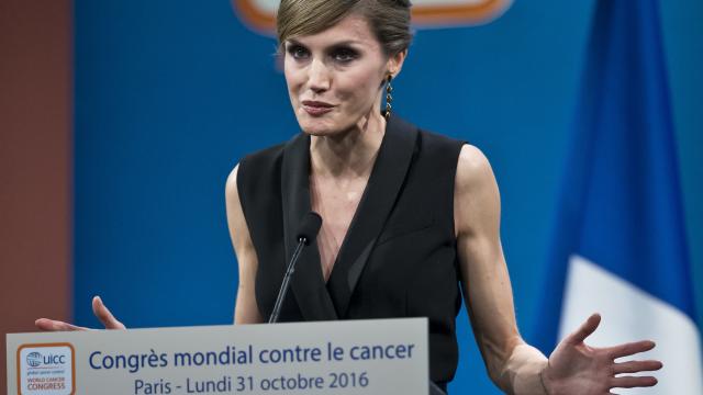 La reina Letizia durante un Congreso de Cáncer en París