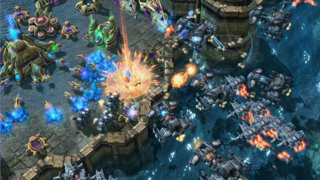 Google crea una inteligencia artificial que juega mejor que tú a Starcraft