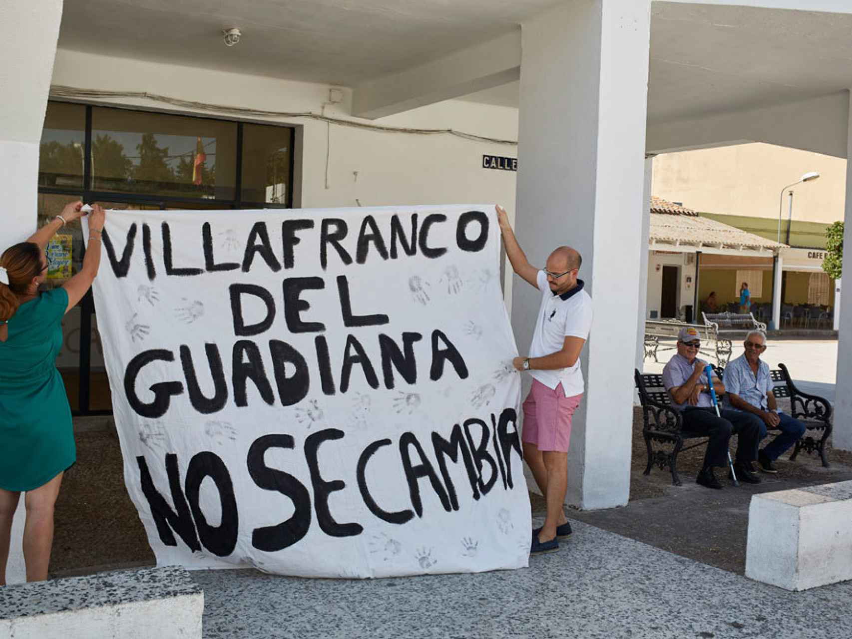 Vecinos de Villafranco del Guadiana en contra del cambio de nombre de la población.