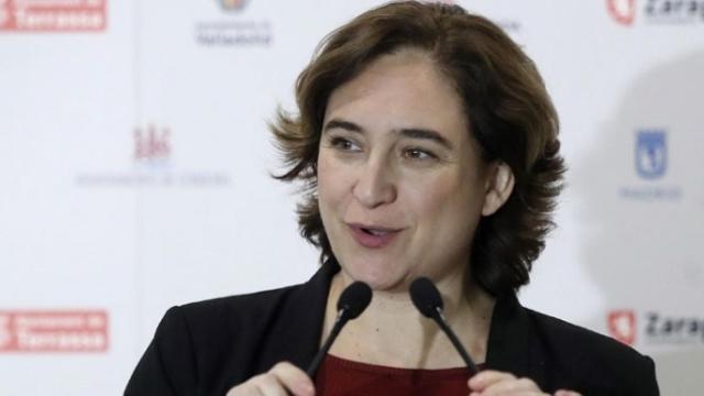 Ada Colau en una rueda de prensa.