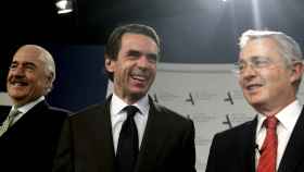 Aznar, Pastrana y Uribe han reclamado que se respete la voluntad del pueblo colombiano.