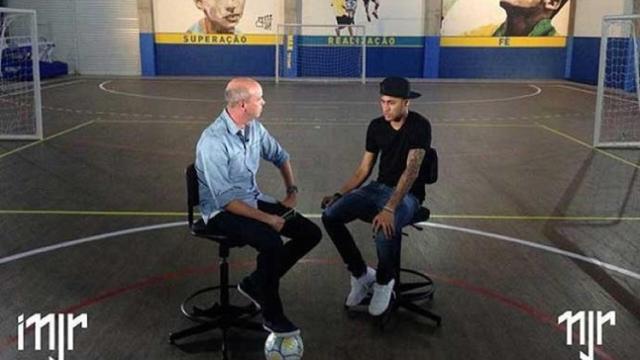 Neymar durante una entrevista con la televisión brasileña de Globo.