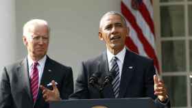 Obama compareció junto a Joe Biden en la Casa Blanca.