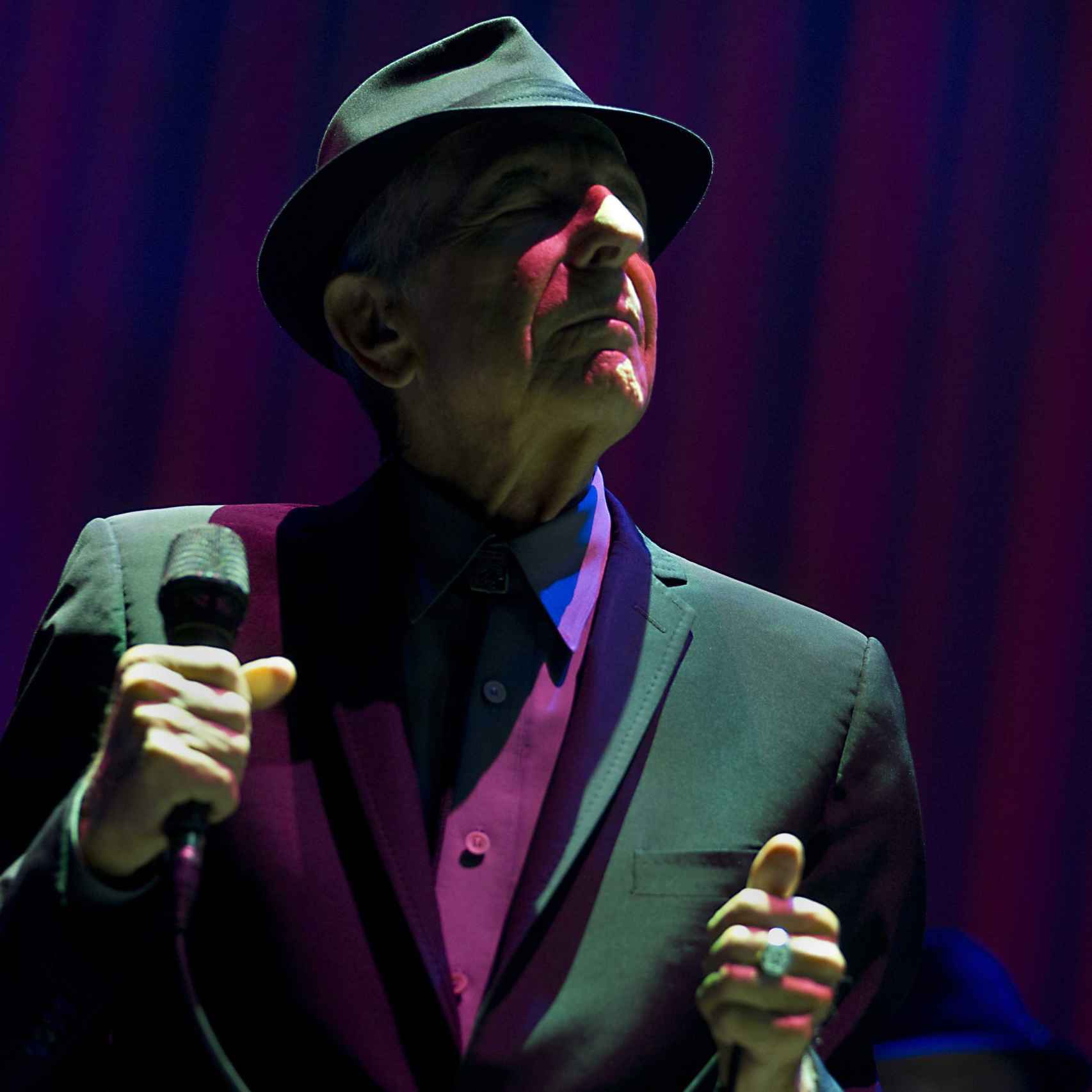 El cantautor Leonard Cohen.