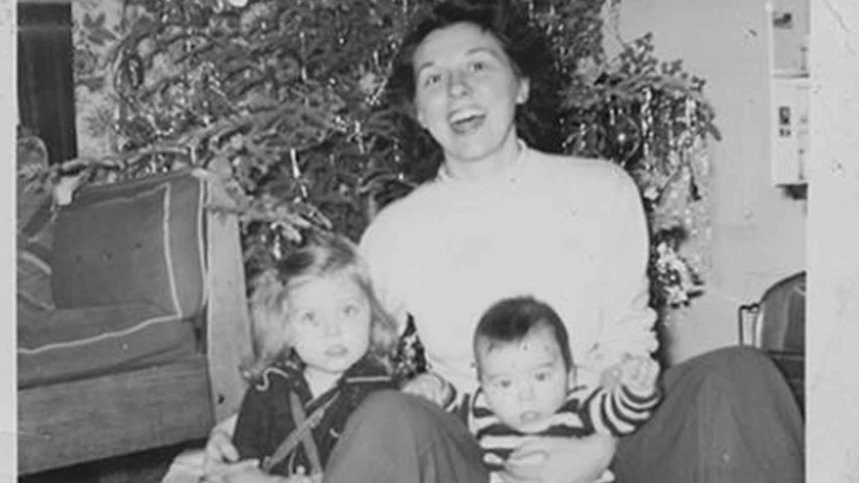 Dorothy, la madre de Hillary Clinton, con dos de sus hijos