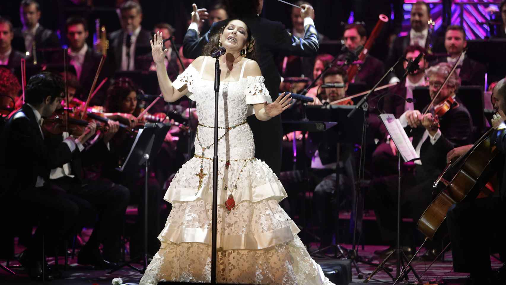 Isabel Pantoja, durante su actuación de este jueves en Aranjuez.