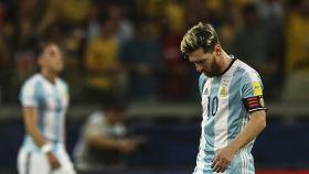 Messi se lamenta durante el partido ante Brasil.