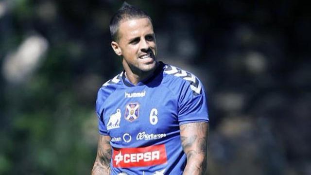 Vitolo, durante un entrenamiento del Tenerife.