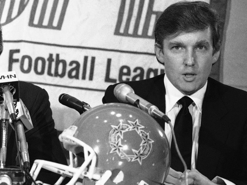 Donald Trump durante una rueda de prensa como presidente de los Generals.