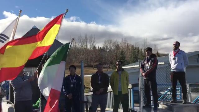 Ander Mirambell, en el podio de la Copa América en Calgary.