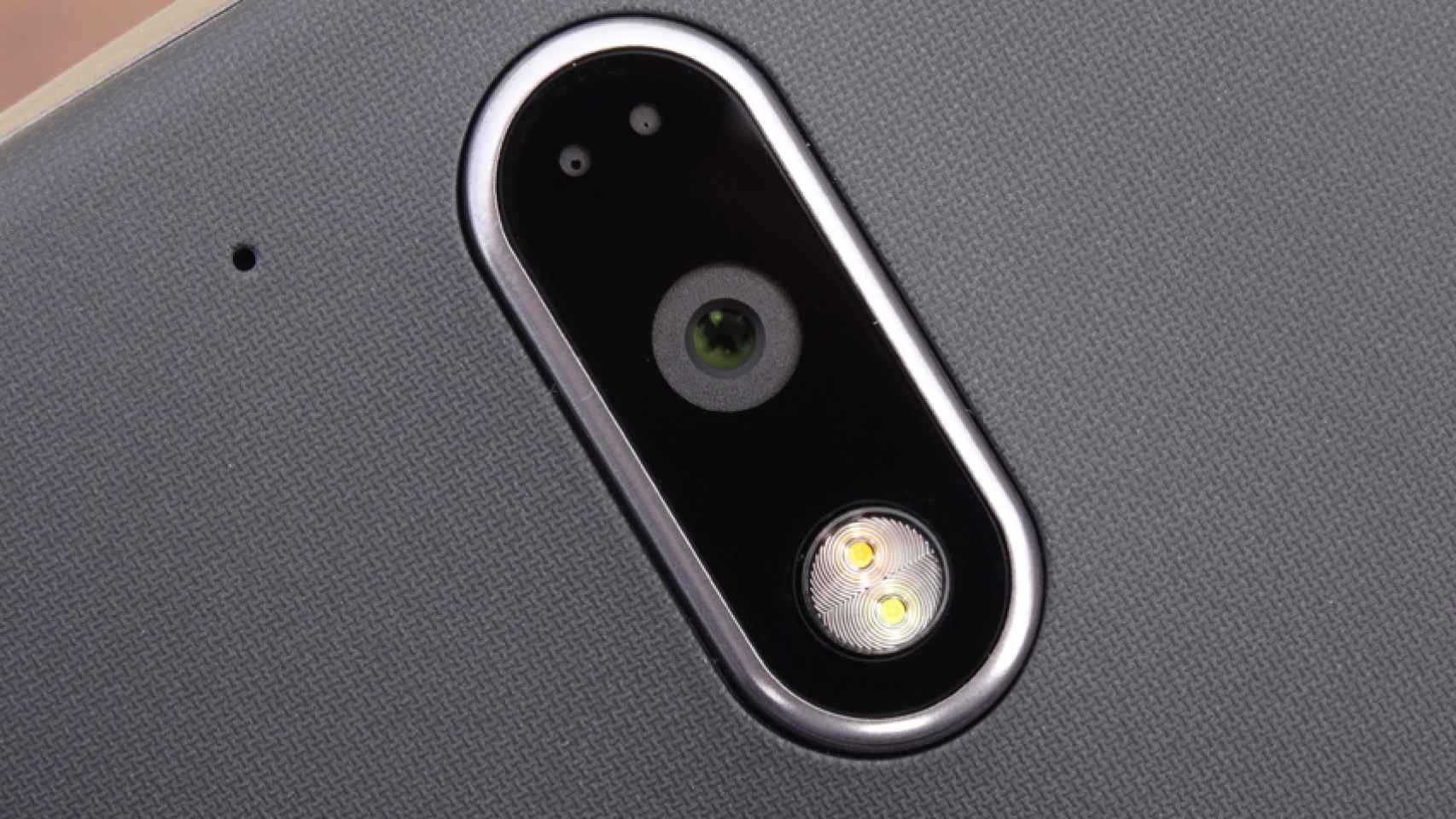 Competencia en cámaras móviles: Omnivision presenta nuevos sensores