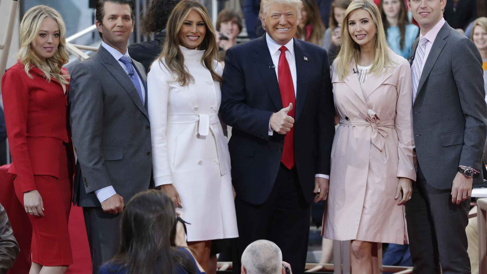 De izquierda a derecha, Tiffany, Donald Trump Jr., Melania, Donald Trump, Ivanka  EricTrump