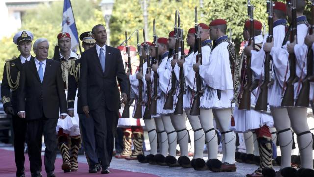 Obama a su llegada a Grecia.