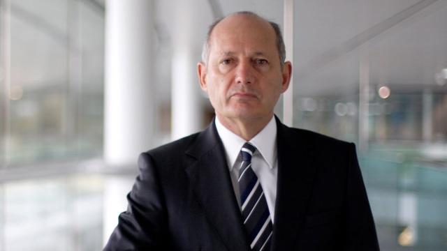 Ron Dennis deja McLaren presionado por el resto de accionistas