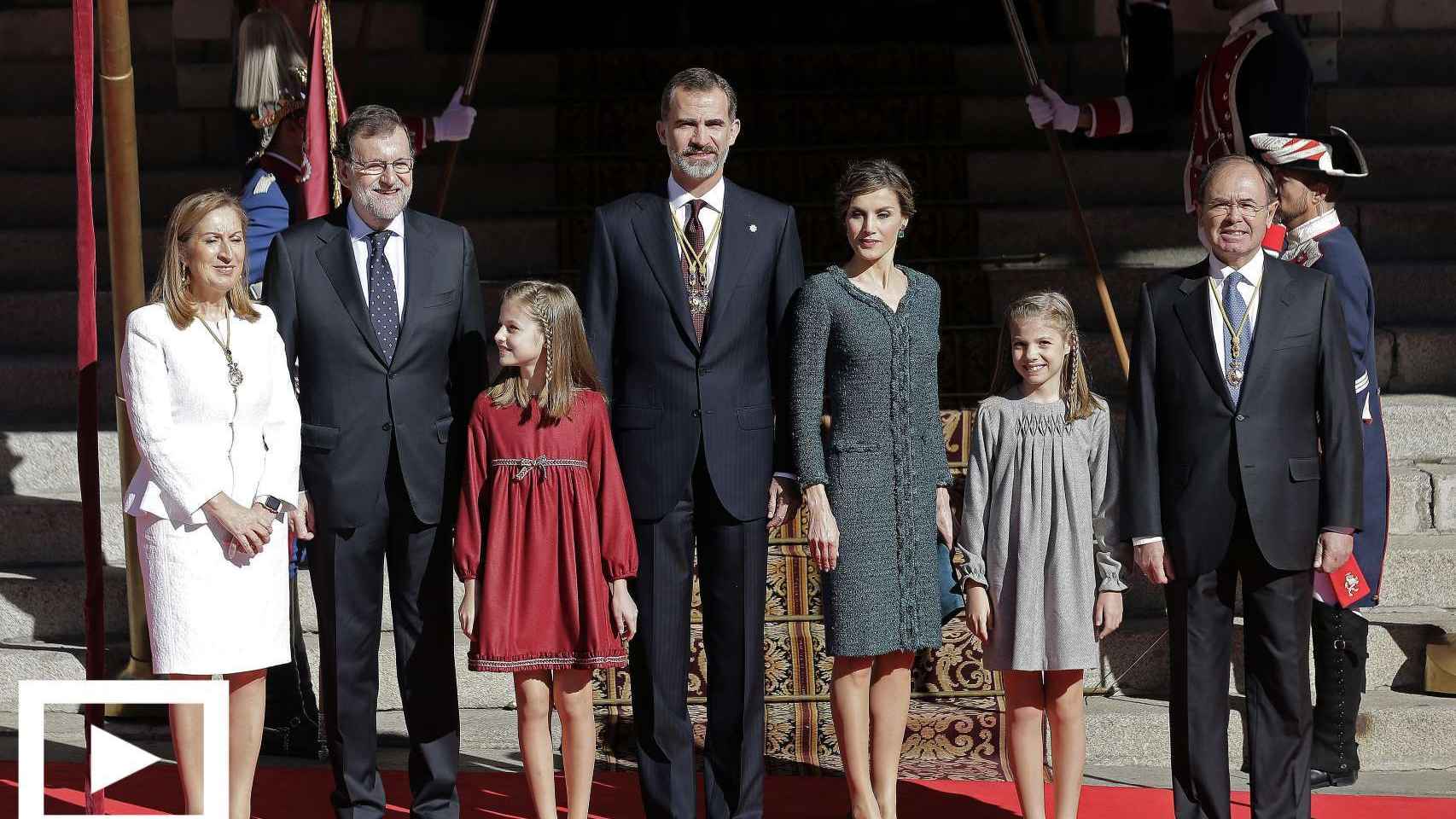 Ana Pastor junto a la Familia Real en el acto de inicio de la legislatura.