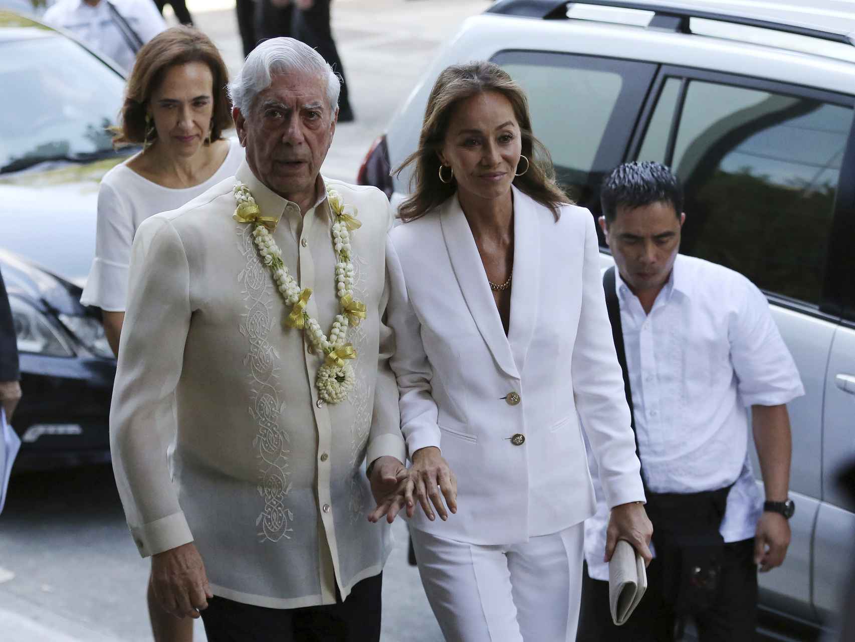 Isabel Preysler y Mario Vargas Llosa en su viaje a Filipinas hace unos días