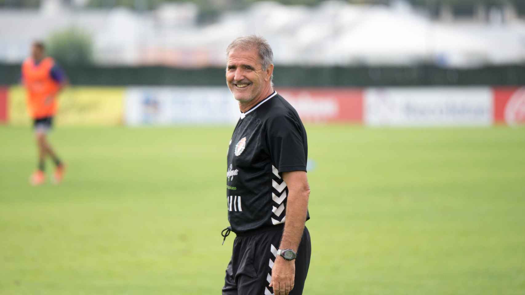 Paco Herrera sonríe en un entrenamiento.