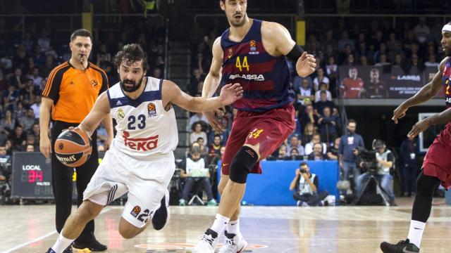 Llull supera a Tomic durante el encuentro en el Palau.