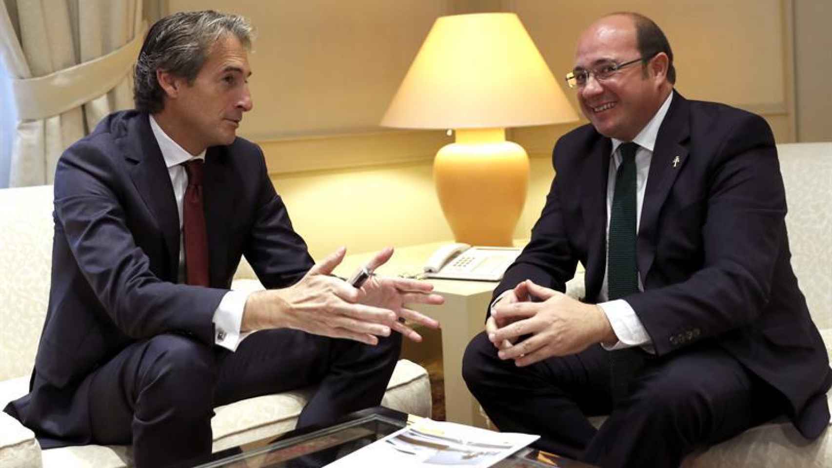 El ministro de Fomento, Íñigo de la Serna junto al presidente de Murcia, Pedro Antonio Sánchez.