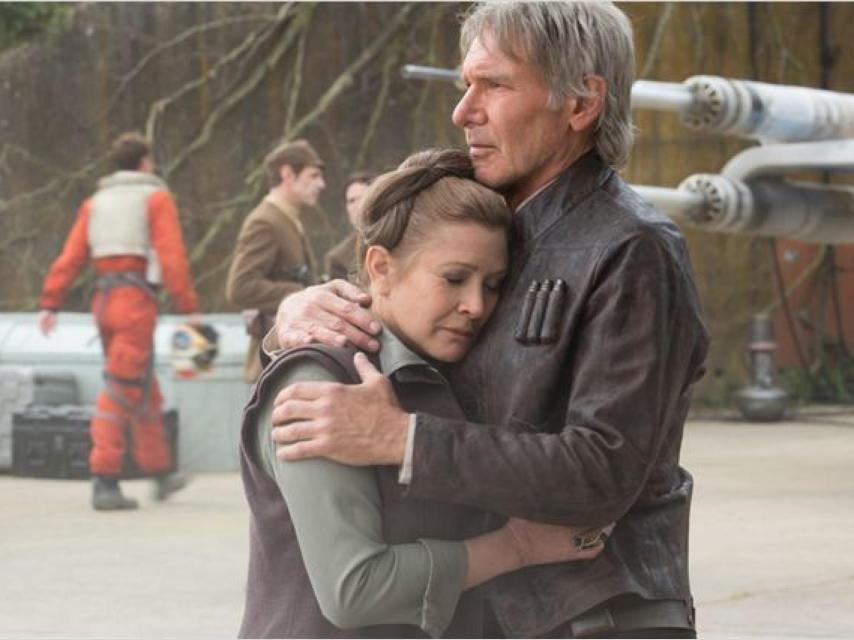 Harrison Ford y Carrie Fisher en Star Wars, el despertar de la fuerza.