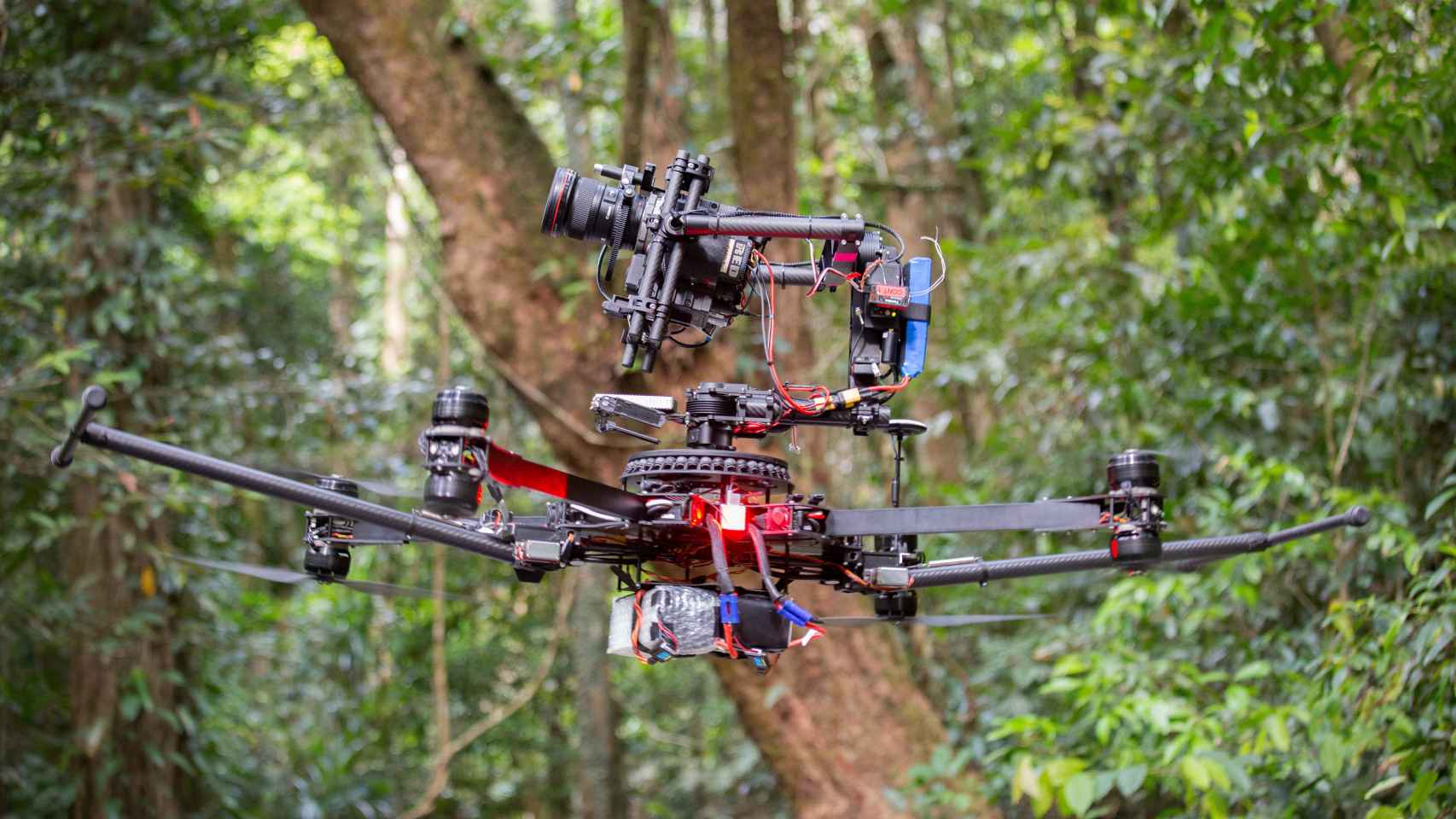 Un drone empleado en el rodaje de Planet Earth II.