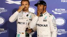Rosberg y Hamilton en un Gran Premio de esta temporada.