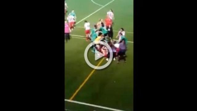 Brutal pelea en un partido de fútbol femenino en Gran Canaria