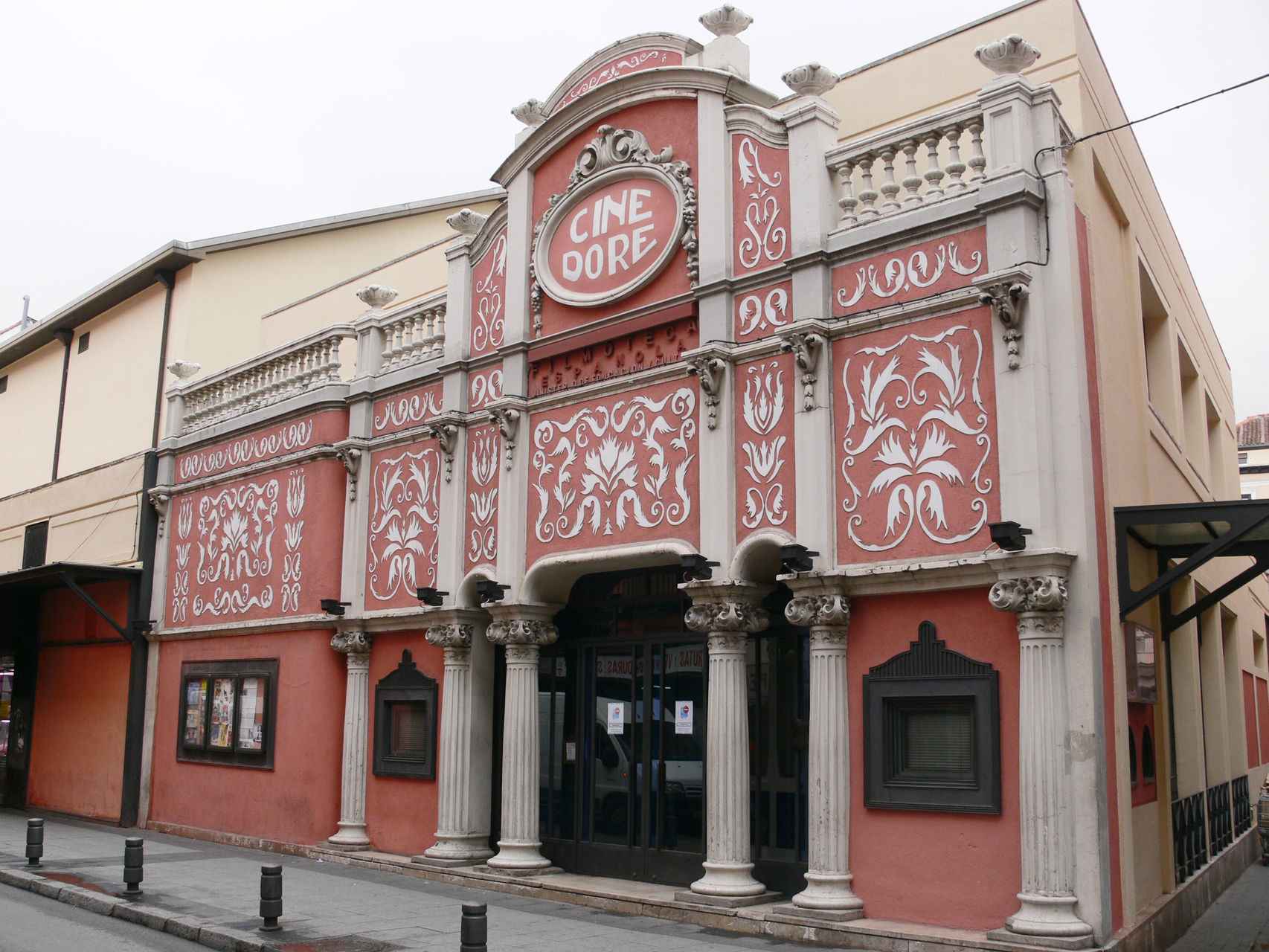 Fachada del Cine Doré, una de las sedes de Filmoteca Española. CC