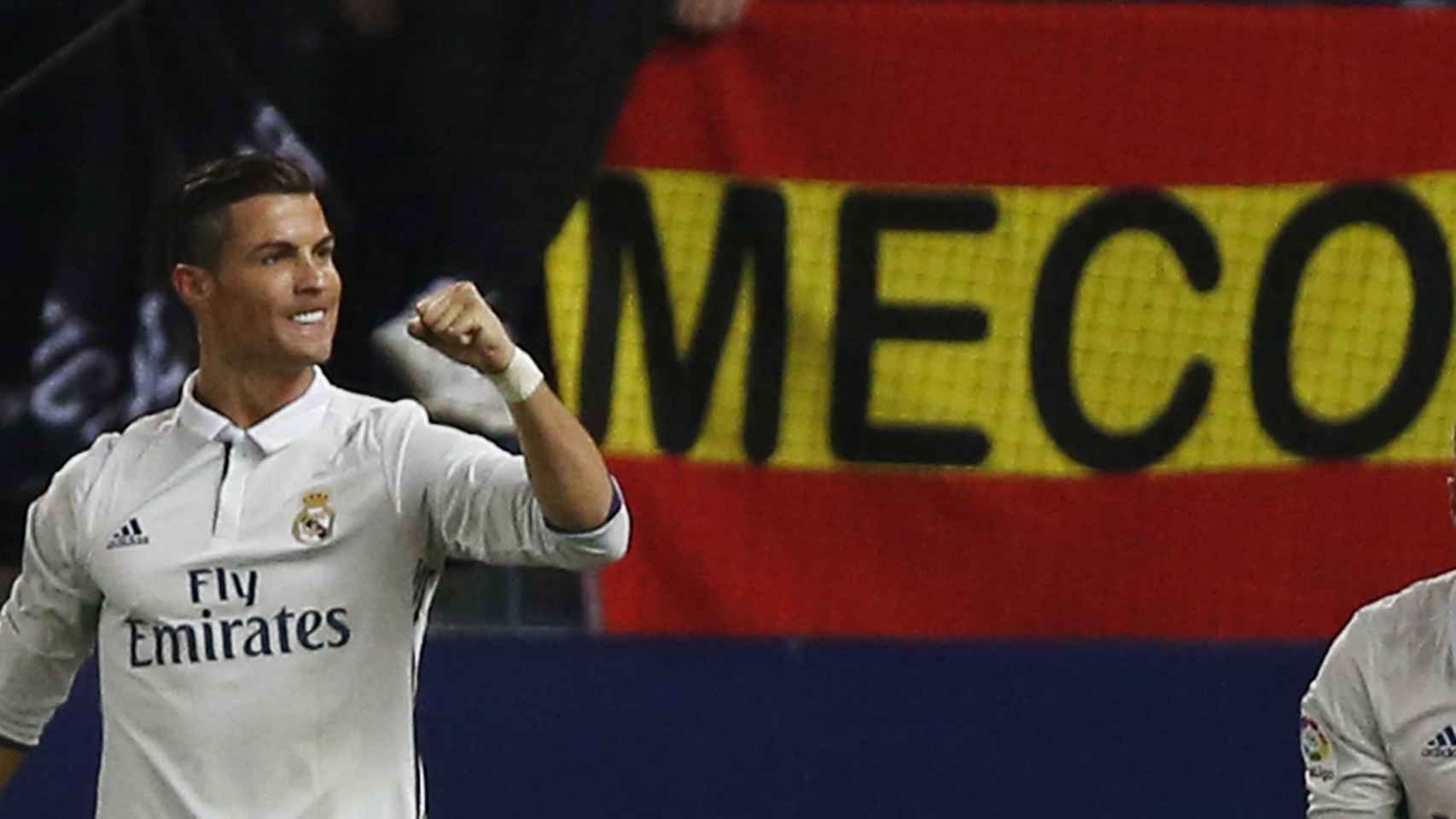 Cristiano Ronaldo celebra un gol en el Calderón.
