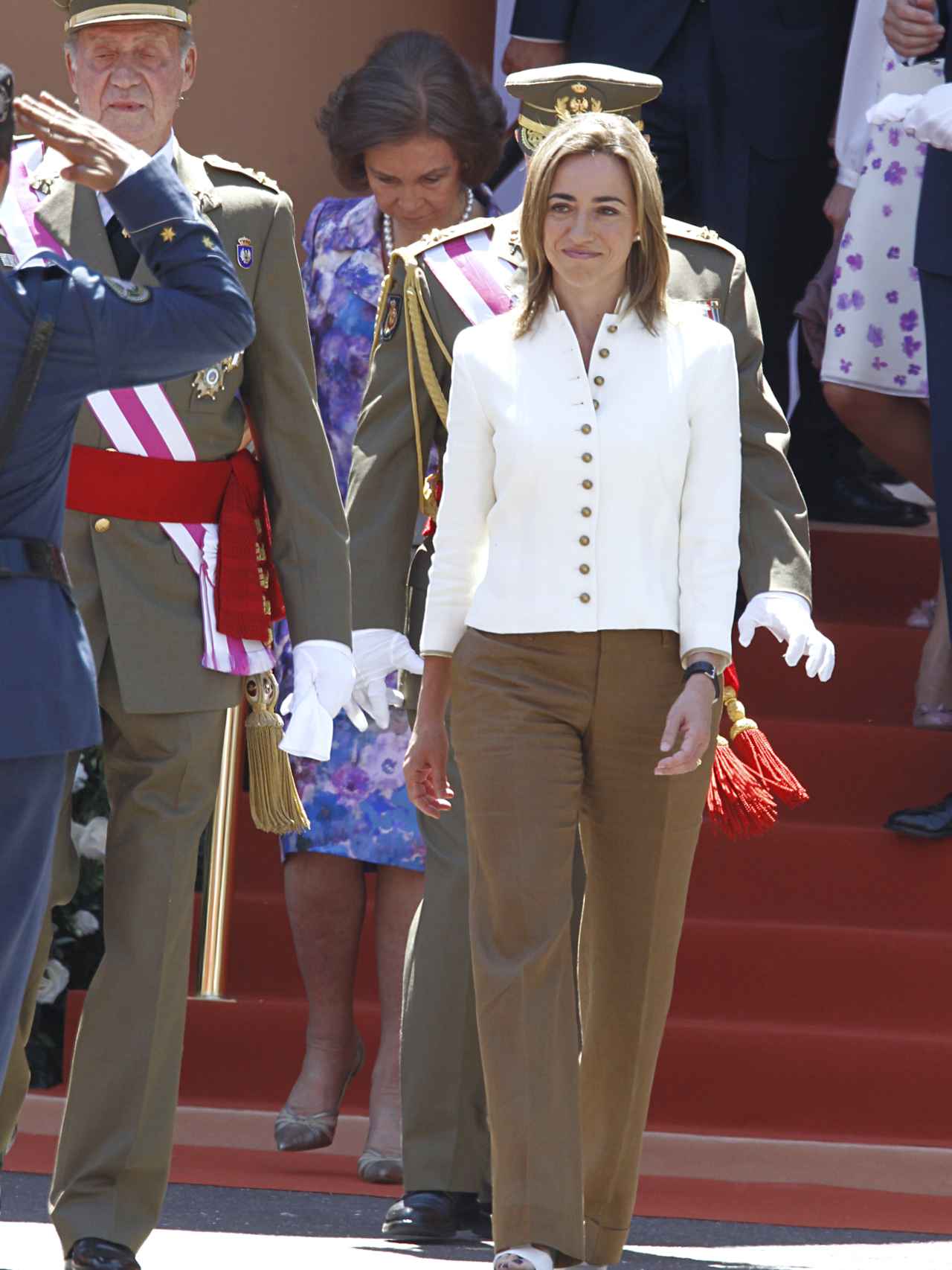 Carme Chacón cuando era ministra de Defensa durante el desfile de las Fuerzas Armadas en Badajoz en 2010.