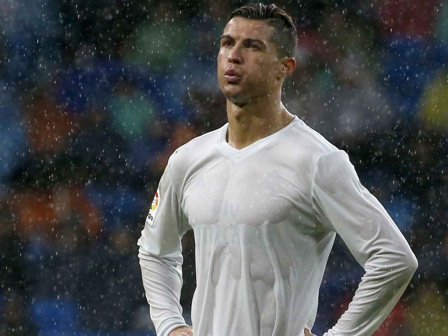 Cristiano Ronaldo durante el encuentro ante el Sporting de Gijón.