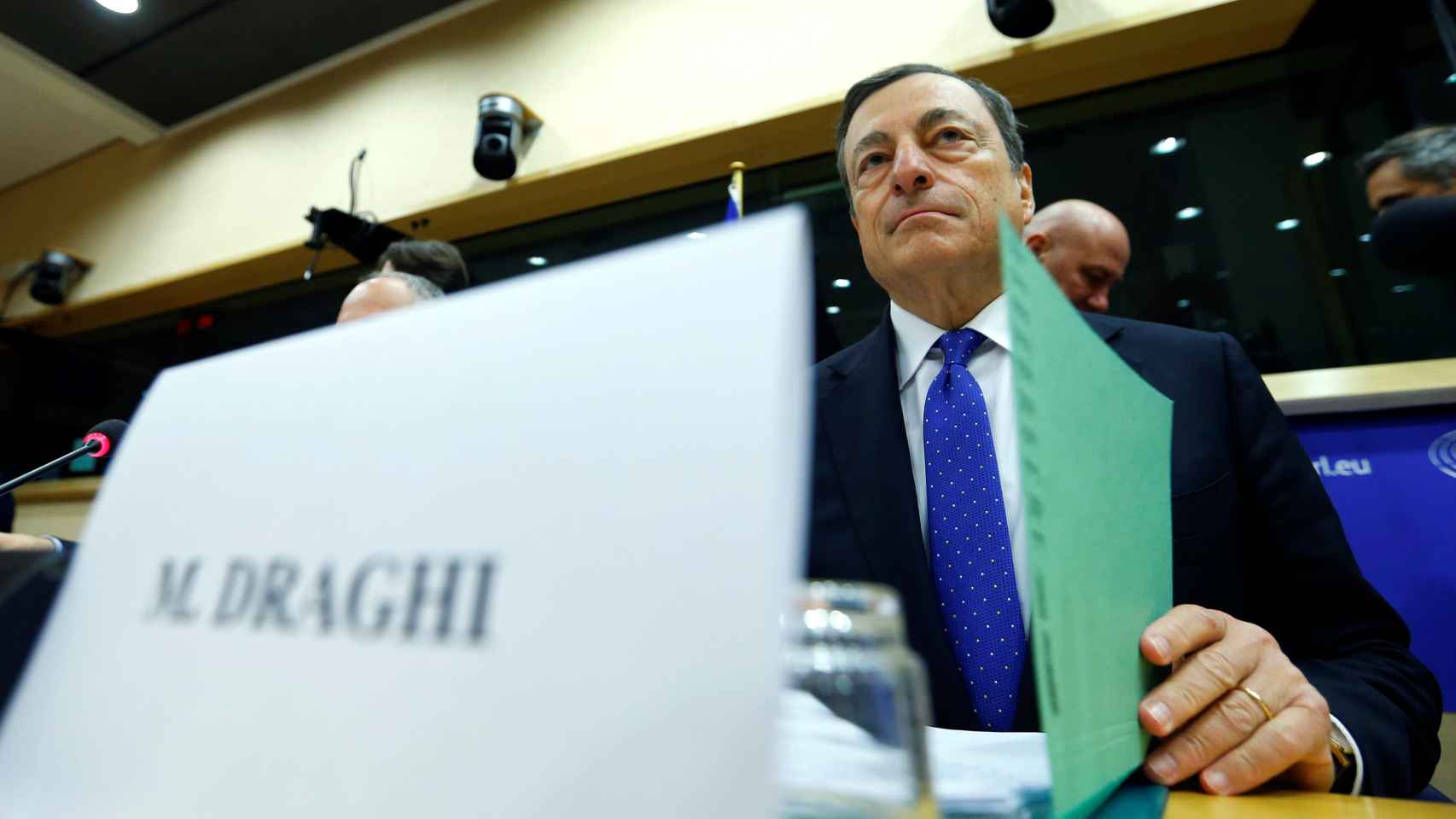 El presidente del BCE no ha querido pronunciarse en la Eurocámara sobre el referéndum italiano