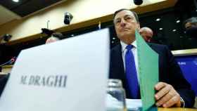 El presidente del BCE no ha querido pronunciarse en la Eurocámara sobre el referéndum italiano