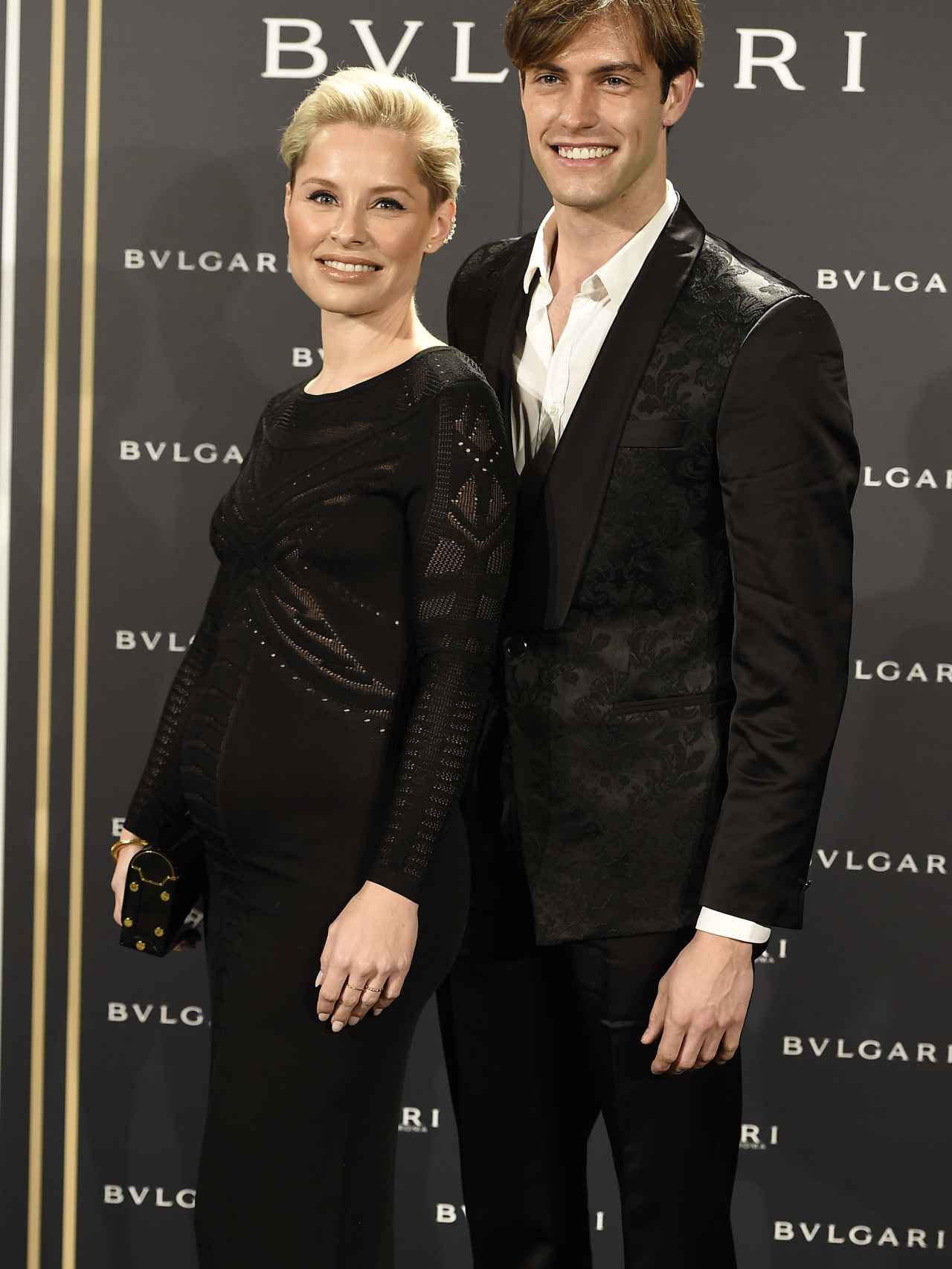 La cantante Soraya, en avanzado estado de embarazo, y su novio el modelo Miguel Herrera.