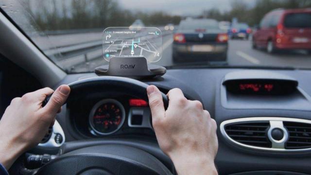 ¿Te gustaría tener un Head-up Display en tu coche sea cual sea? Anker Roav