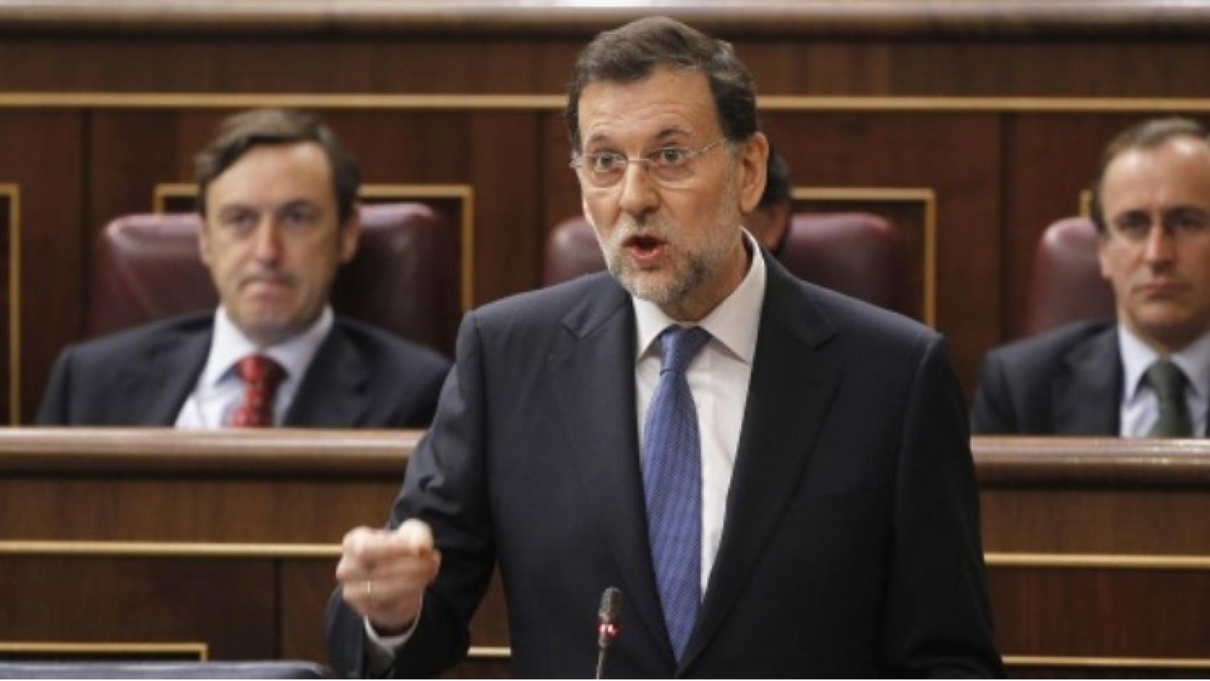 El PSOE pide cambios en RTVE y Rajoy niega la manipulación