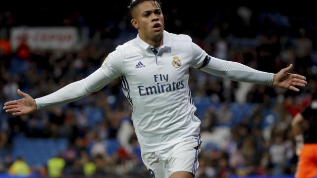 Mariano celebra uno de sus tres goles ante la Cultural Leonesa.