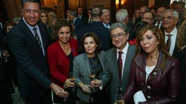 De izda. a dcha: Albiol, Dolors Montserrat, Saénz de Santamaría, Enric Millo y Sánchez-Camacho.