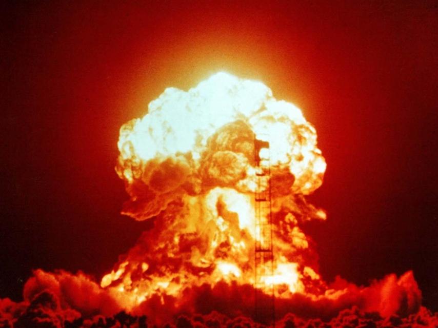Explosión nuclear en un test realizado en Nevada.