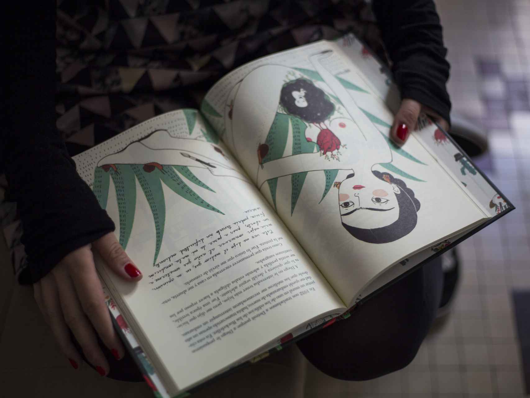 Maria Hesse muestra sus ilustraciones sobre Frida.