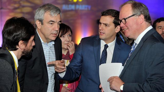 Rivera y Garicano, con el presidente de ALDE, Hans van Baalen.