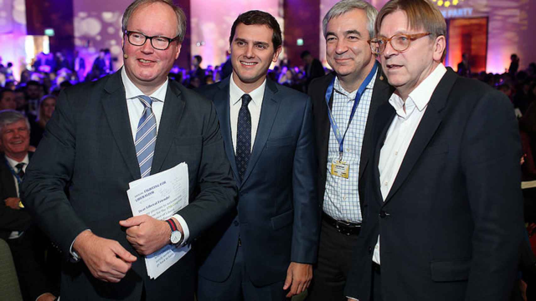 Rivera y Garicano, junto al presidente de ALDE, Hans van Baalen, y el presidente de ALDE en la Eurocámara, Guy Verhofstadt.