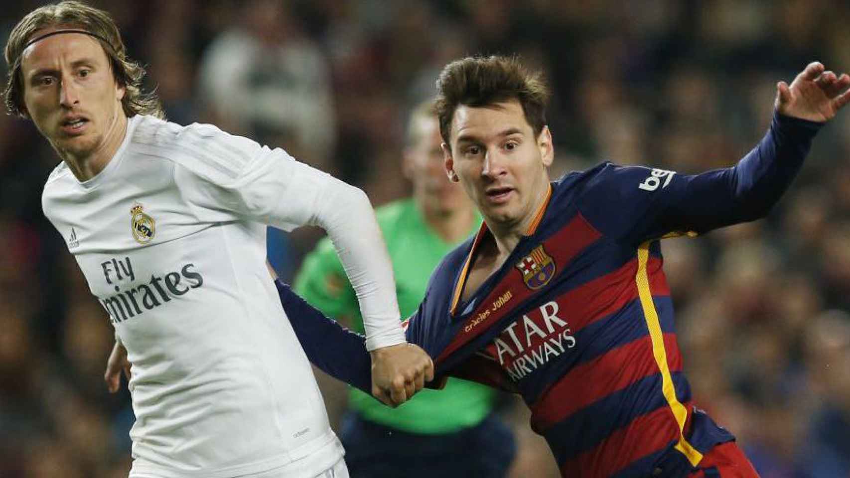 Modric y Messi durante el Clásico.