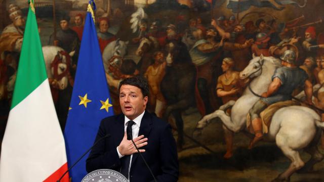 Matteo Renzi, durante su alocución tras el referendo de este domingo.