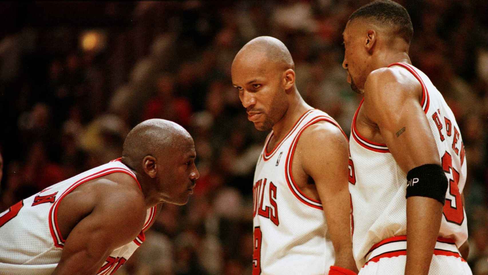 Michael Jordan, Ron Harper y Scottie Pippen en el curso 95/96.