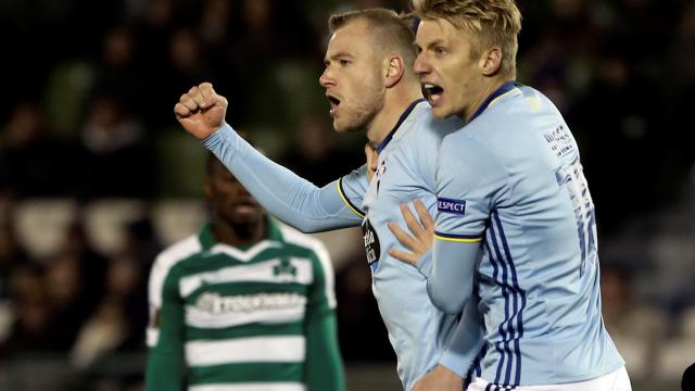 Guidetti celebra su gol con Wass.